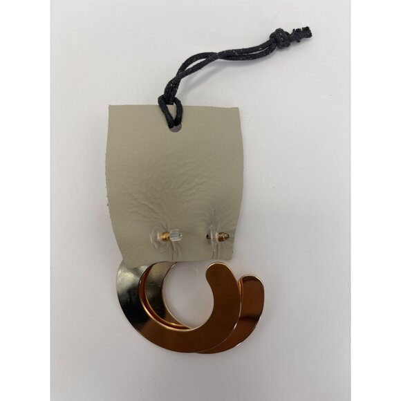 Urban Outfitters Gold Tone Wide Chunky C Hoop Earrings Pierced NEW - Picture 4 of 5